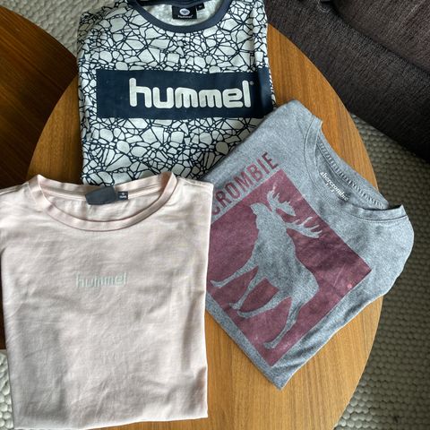 2 Hummel og 1 Abercrombie t-skjorter str 152 (11-12år)