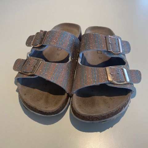 Pene sandaler med glitter str 32