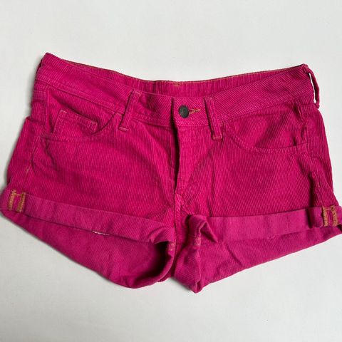 Shorts/hotpants i knallrosa cord fra H&M Str S