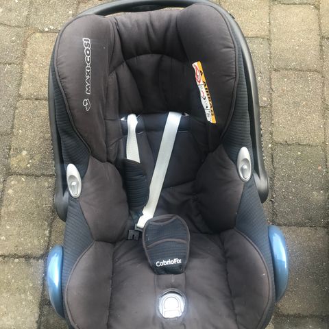 Maxi Cosi bilstol med base