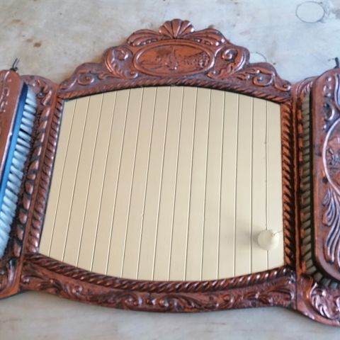 Meget spesielt gammelt speil med 2 børster, maritimt motiv, forseggjort