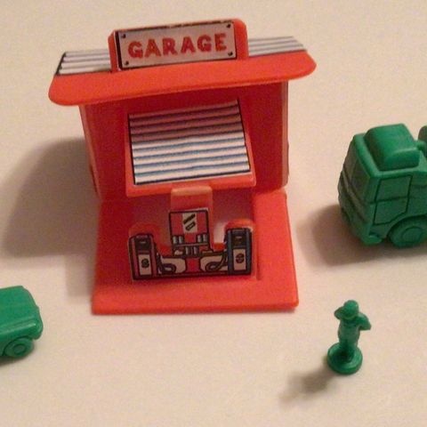 Kinderegg figurer - Garasje, tankbil, PKW og bensinstasjonsvakt fra 1988