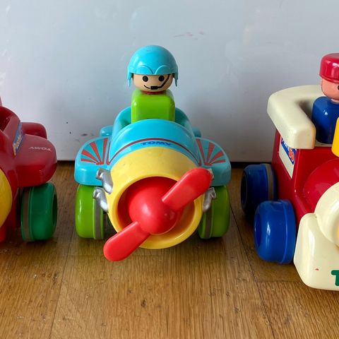 Vintage Tomy push n’ go fly og tog fra 90-tallet