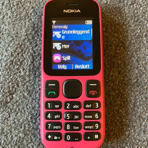 Nokia modell 100 type RH-130 MÅ LESE 400 KR ferdig prute