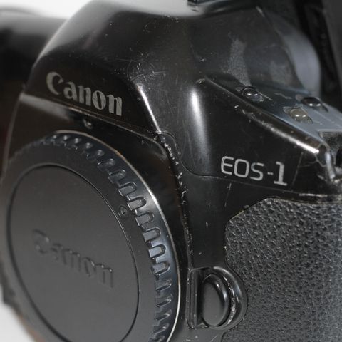 Canon EOS 1 / Analogt kamerahus