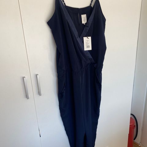 Jumpsuit/ buksedress i nydelig blåfarge