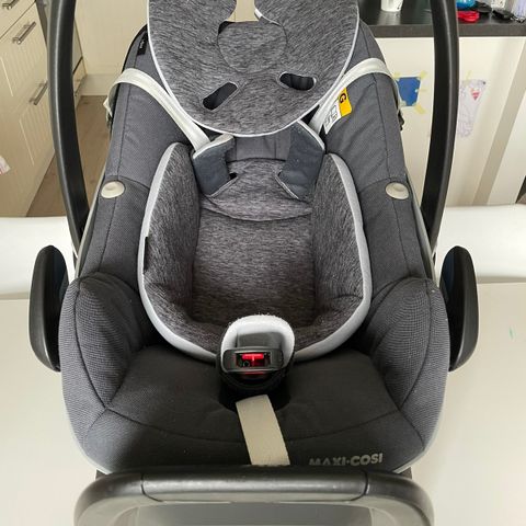 maxi cosi pebble med base