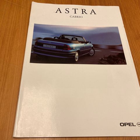 BILBROSJYRE - OPEL ASTRA CABRIO - 1996