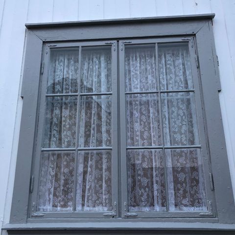 vinduer, gamle eller nye ønskes til 1920 talls huset!