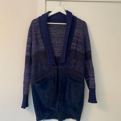 Fin blå cardigan fra Desigual, str. S