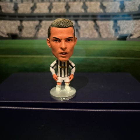 Fotballfigur Cristiano Ronaldo i Juventus drakt