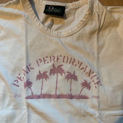 Sommerlig Peak Performance-tskjorte