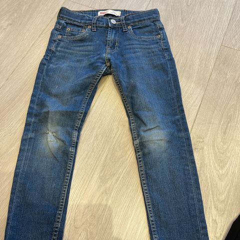 levis størrelse 6