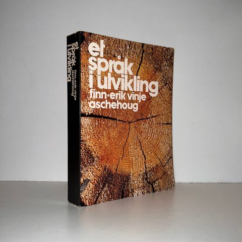 Et språk i utvikling - Finn-Erik Vinje. 1978