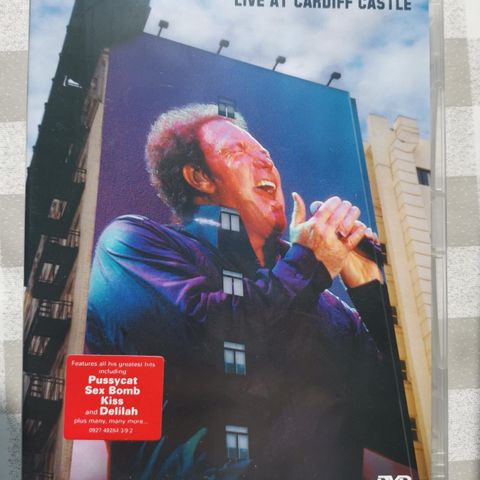 Tom Jones - Live at Cardiff Castle (DVD)