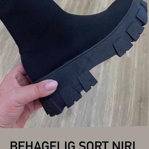 Ubrukte lette og myke Niri boots str 39