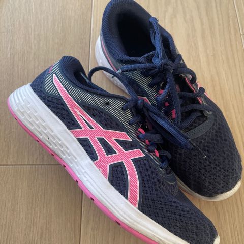 Asics str 35,5