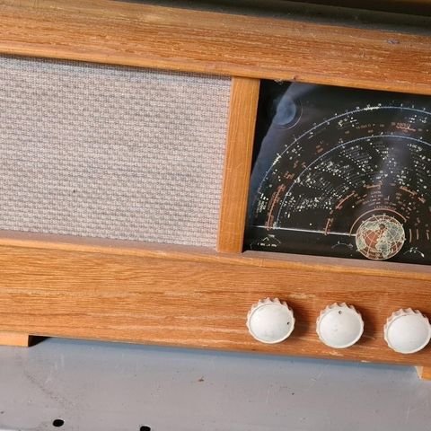 Radionette radio selges
