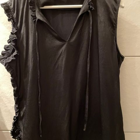 Rue de Femme dametopp str L (100% viscose) selges rimelig kr 150.- Sender!