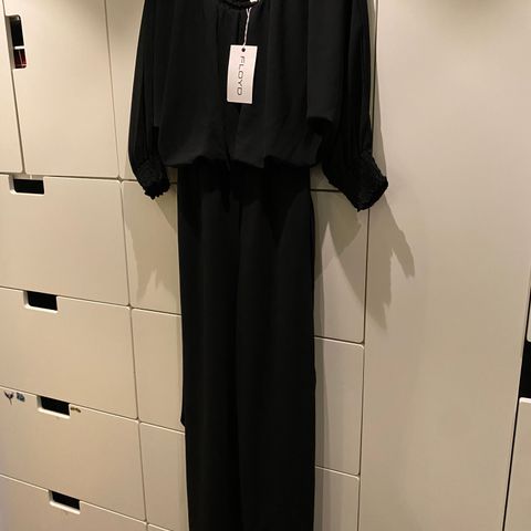 Floyd lekker, svart og elegant jumpsuit st.XL