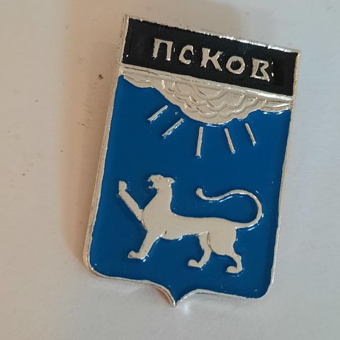 Pskov Russland Merke / Pins