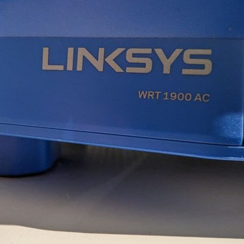 LINKSYS WRT 1900AC STERK ROUTER