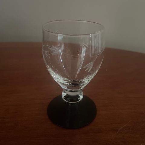 Eldre Hadeland glass