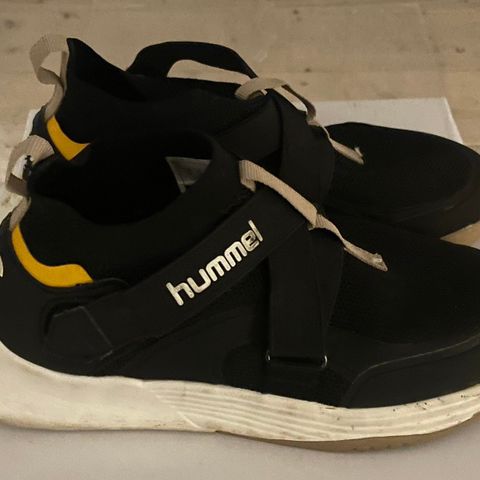 Hummel sneakers str. 34