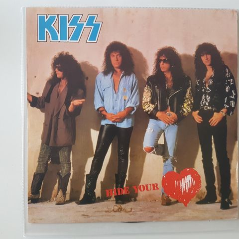 Kiss: To maxi-singler til salgs