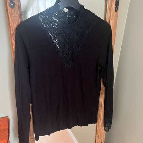 Ny sort genser (liten str XL)