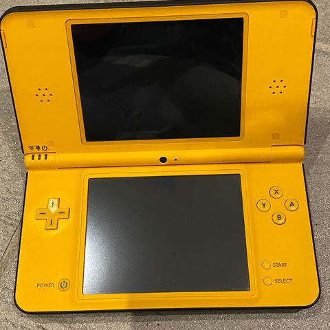 Nintendo DSi XL gul