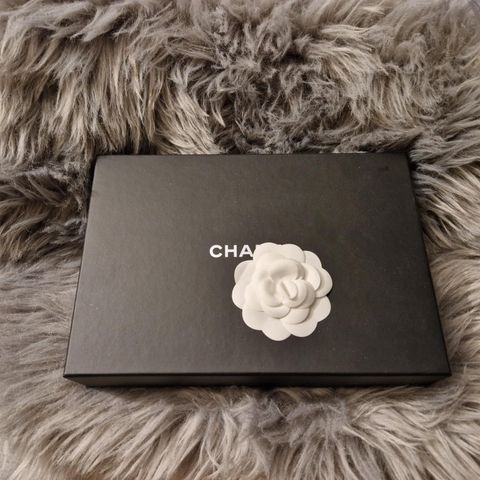 UBRUKT Chanel wallet on chain classic