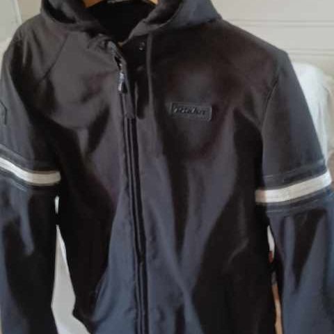 SOFTSHELL MC JAKKE TIL DAME- STRL D4XL. MERKE RICHA.