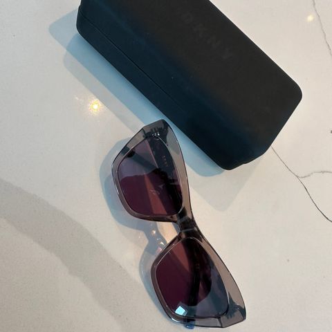 DKNY solbriller