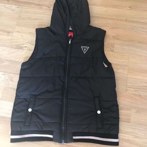 Guess vest, kjole og sommerjakke