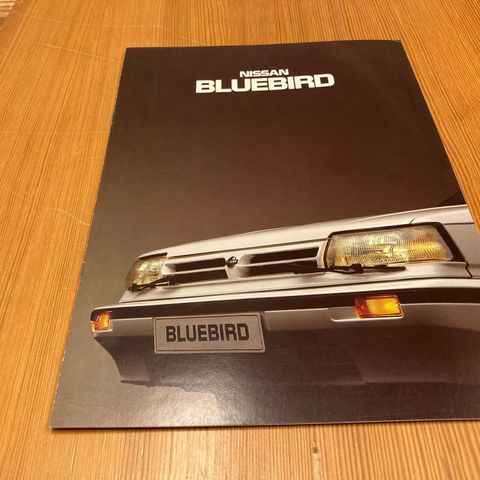 BILBROSJYRE - NISSAN BLUEBIRD - 1988