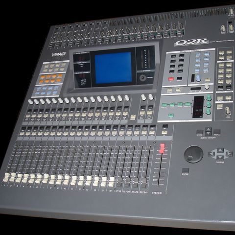 Yamaha 02R Digital Mixer