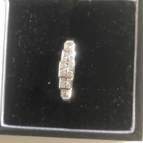 Diamant ring i hvitt gull 14 karat fra Mestergull