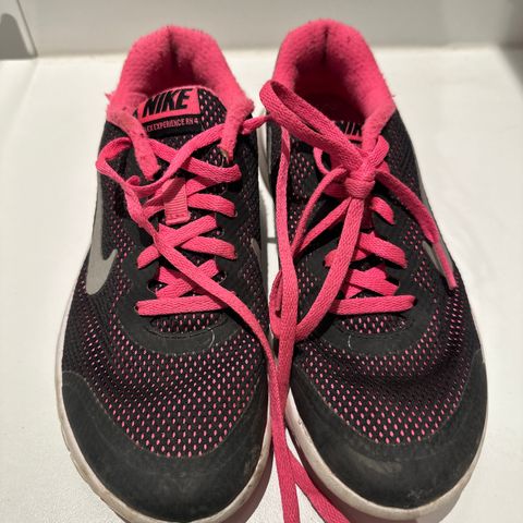 Nike sko str 35,5