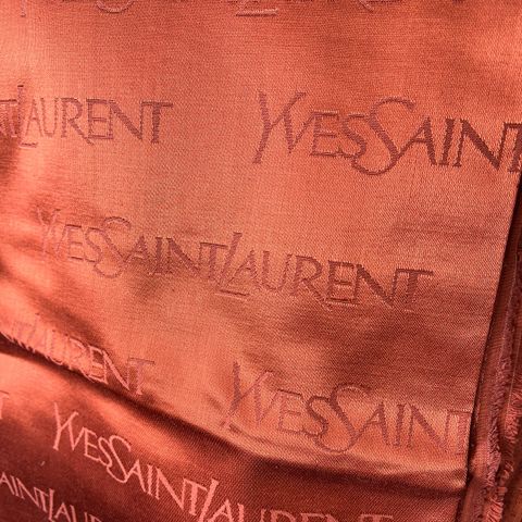 Yves Saint Laurent logo stoff