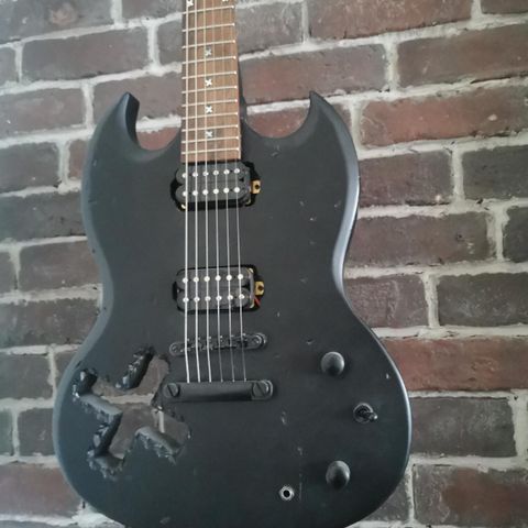 Fri frakt! Sjelden Epiphone Pierced SG selges