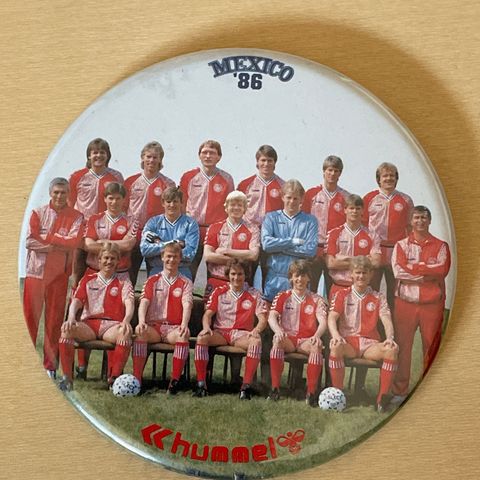Danmark Fotball-VM Mexico 1986 stor button - Laudrup og Elkjær etc.