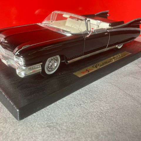 1959 Cadillac Eldorado 1:18