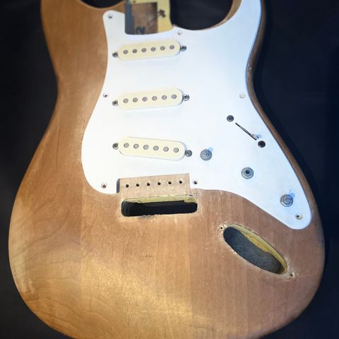 Fender Stratocaster MIJ 1985 62 reissue KROPP