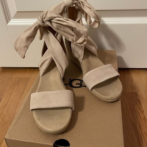 UGG Sandaler str.38