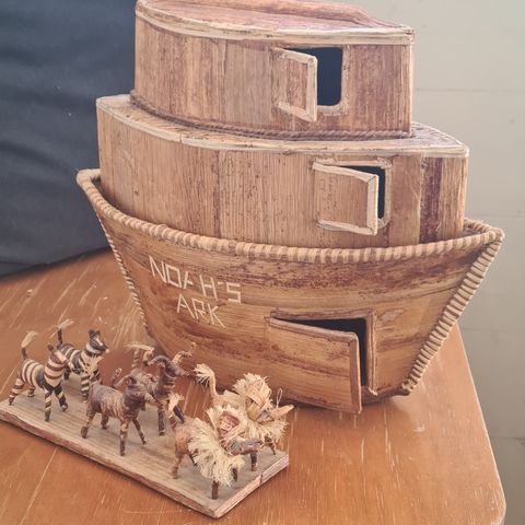 Noah's Ark tre båt