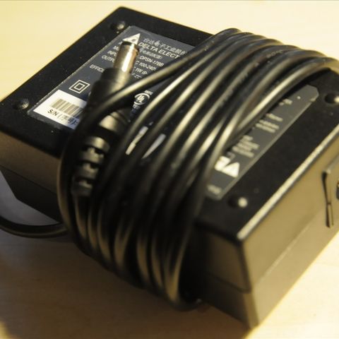 Delta Electronics DSPN-17BB-A 5,7 V 3 A 17,1 W & 5,5 mm plugg