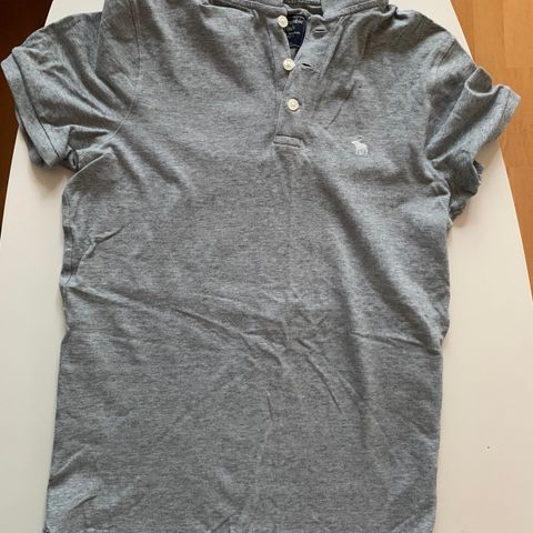 Abercrombie t-skjorte