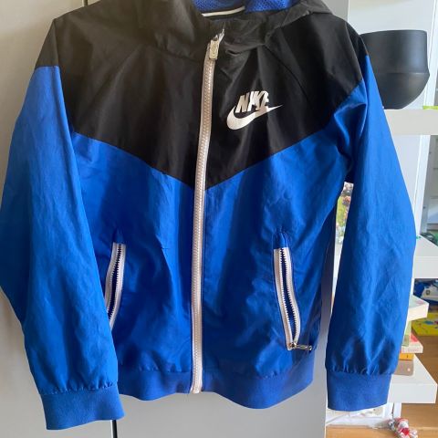 Jakke Nike str 116-112