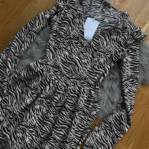 kort Zebra kjole xs bershka